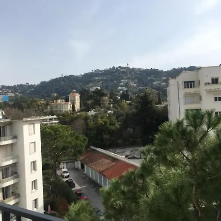 Nice Flat 15 Minutes From The Beach Apartment